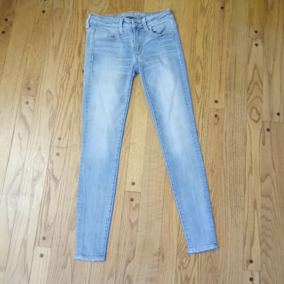 AMERICAN EAGLE JEGGING JEANS 2 R LOW RISE